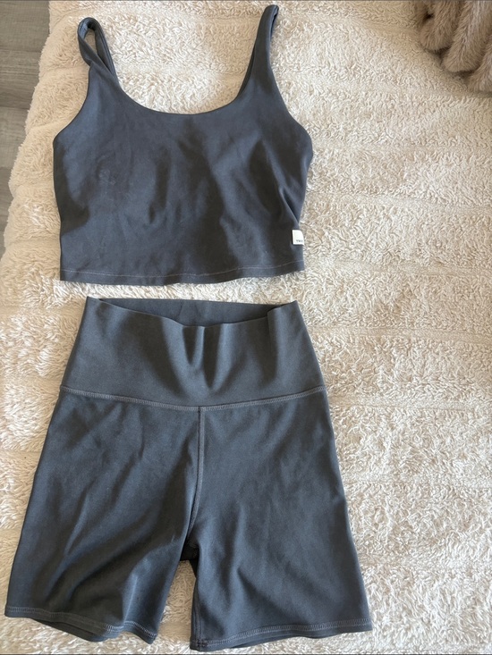 Vuori Tops - Vuori set top and shorts small